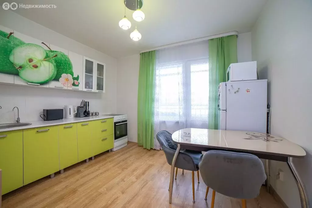 1-комнатная квартира: Екатеринбург, Рассветная улица, 8/1 (38.2 м) - Фото 1