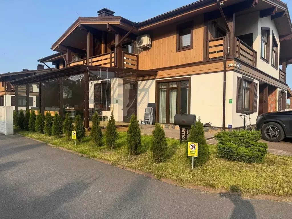 Дом в Ленинградская область, Всеволожский район, Бугровское городское ... - Фото 1