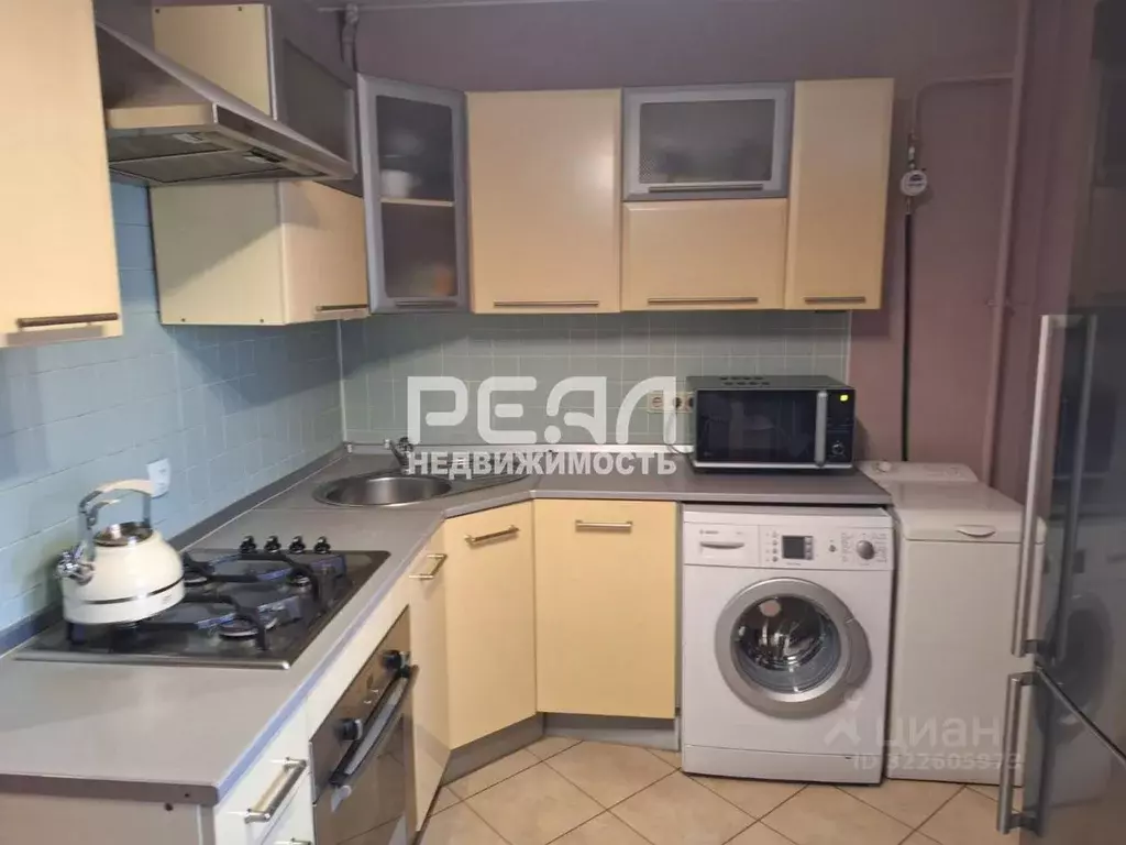 3-к кв. Ленинградская область, Гатчина ул. Генерала Кныша, 15 (76.1 м) - Фото 1