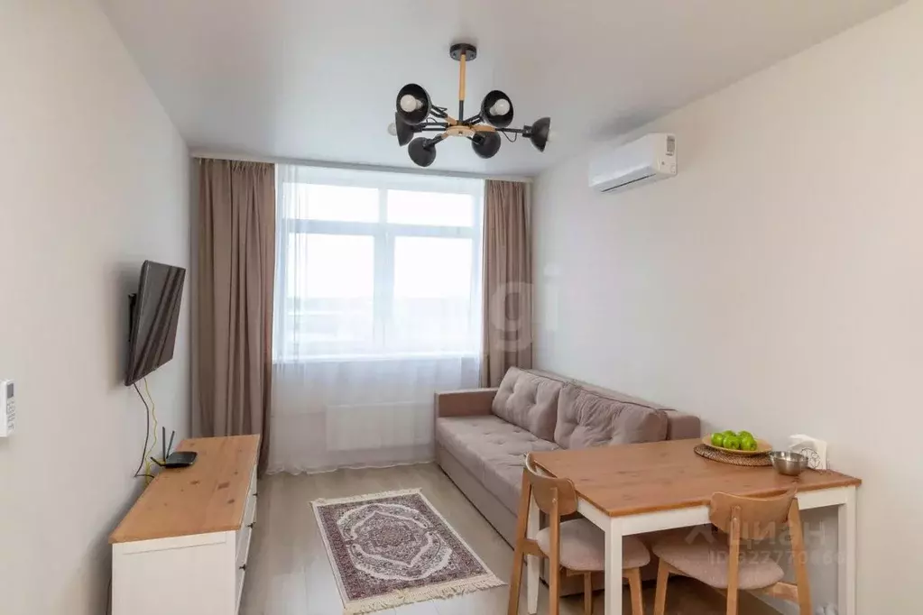 2-к кв. Тюменская область, Тюмень ул. Ю.-Р.Г. Эрвье, 38 (56.2 м) - Фото 1