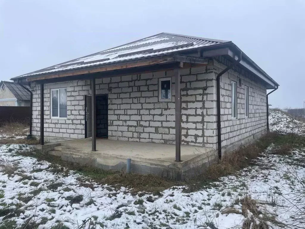 Дом в Крым, Кировский район, с. Приветное ул. Ленина, 73 (150 м) - Фото 1