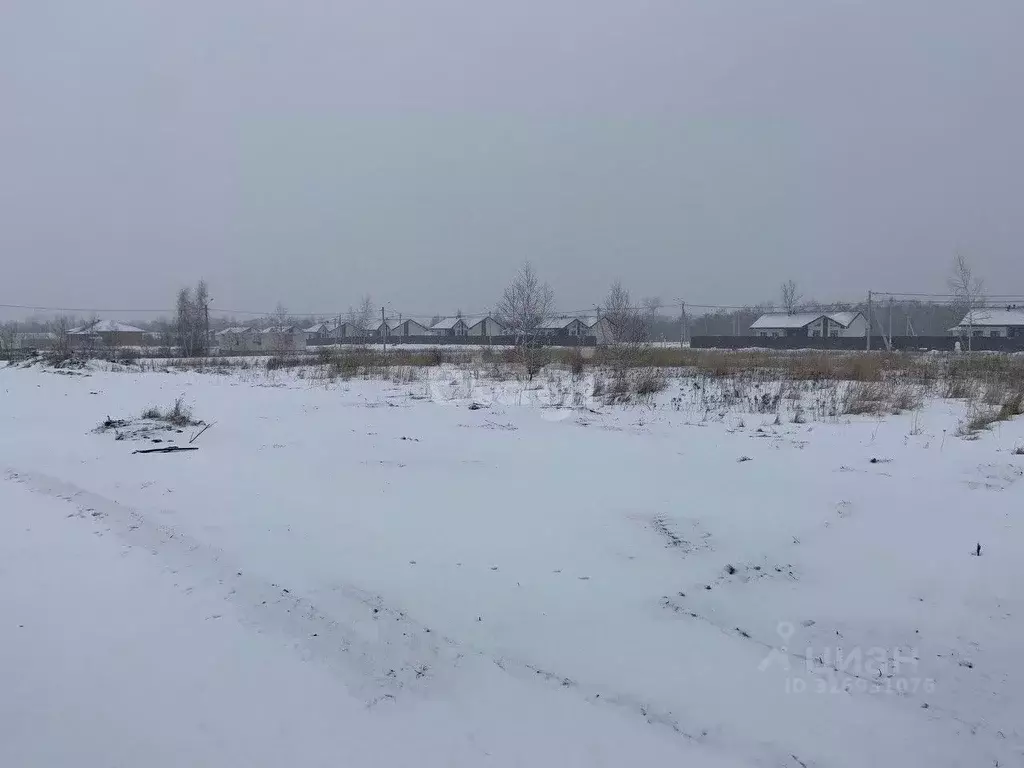 Участок в Белгородская область, Старооскольский городской округ, с. ... - Фото 1