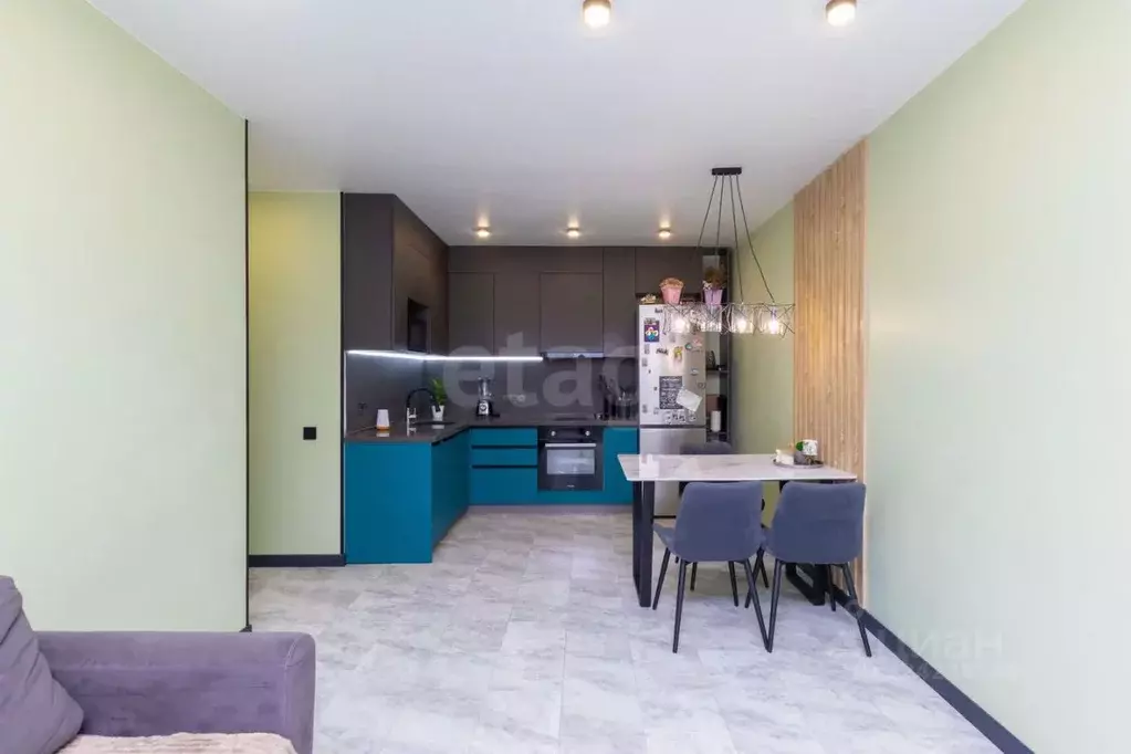 2-к кв. Тюменская область, Тюмень ул. Стройотрядовская, 16 (60.5 м) - Фото 1