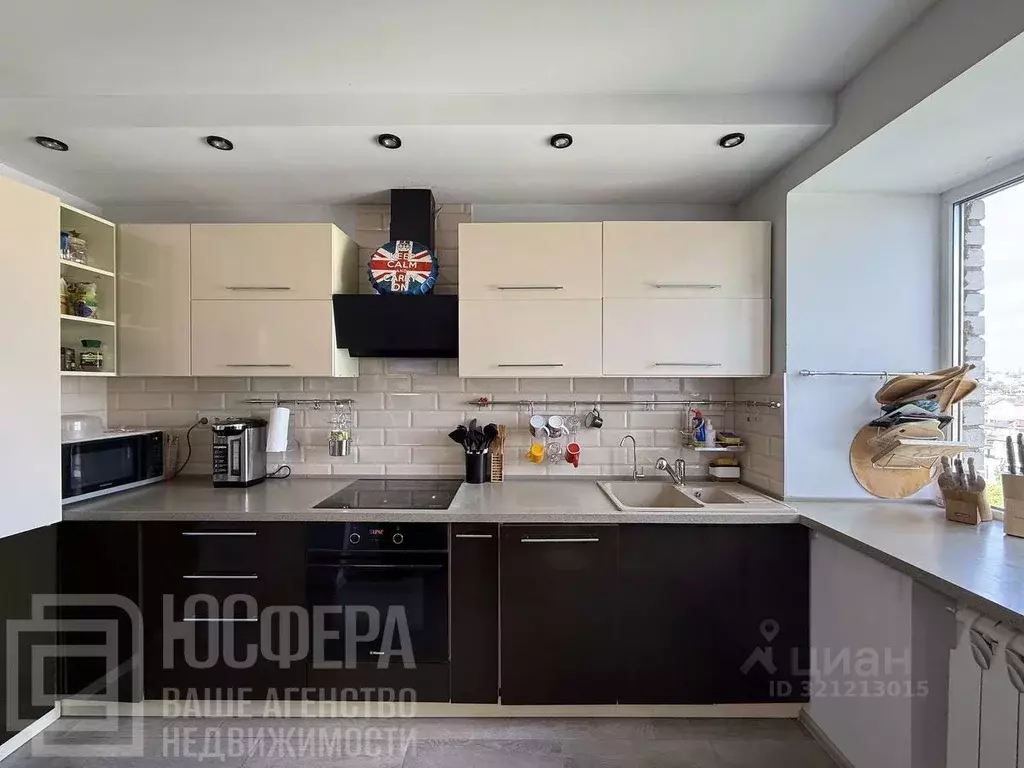 4-к кв. Волгоградская область, Волгоград 101-й мкр,  (127.0 м) - Фото 0