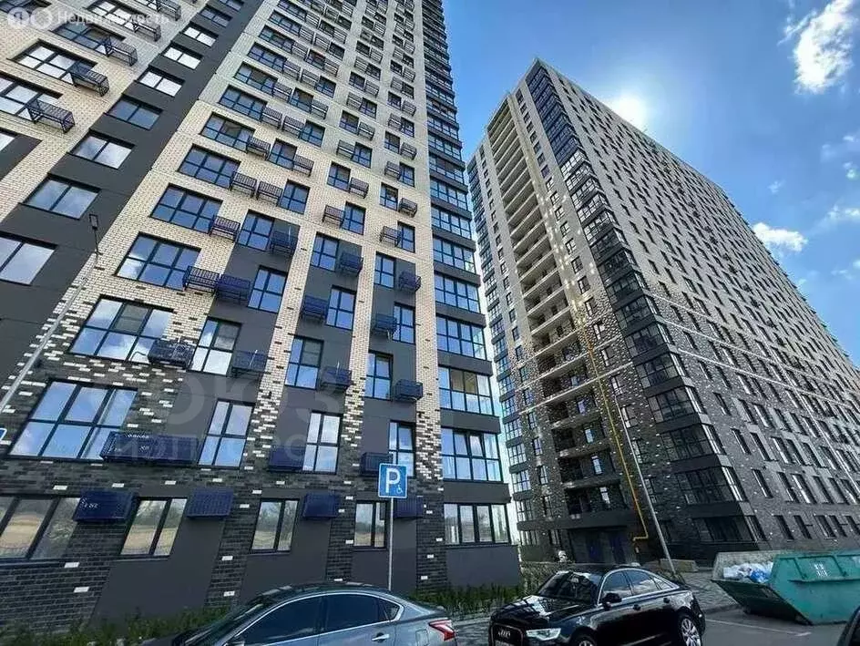 2-комнатная квартира: Волгоград, улица Владимира Петровского, 4 (56 м) - Фото 0
