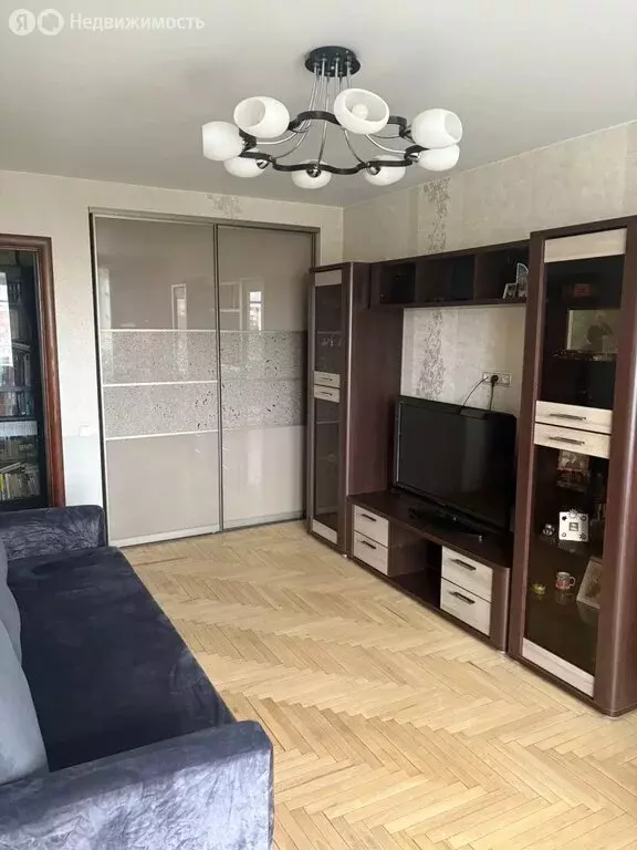 3-комнатная квартира: Санкт-Петербург, улица Чекистов, 20 (63.4 м) - Фото 2