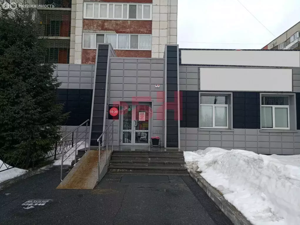 Торговая площадь (241 м) - Фото 1