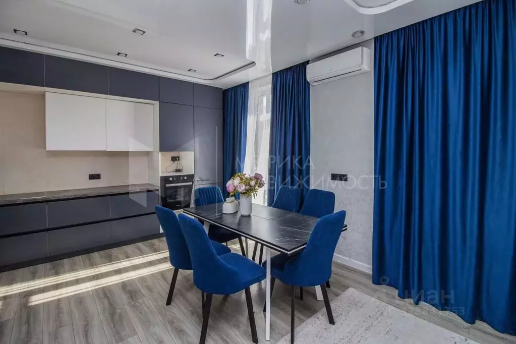 3-к кв. Тюменская область, Тюмень ул. Александра Протозанова, 8 (86.2 ... - Фото 1