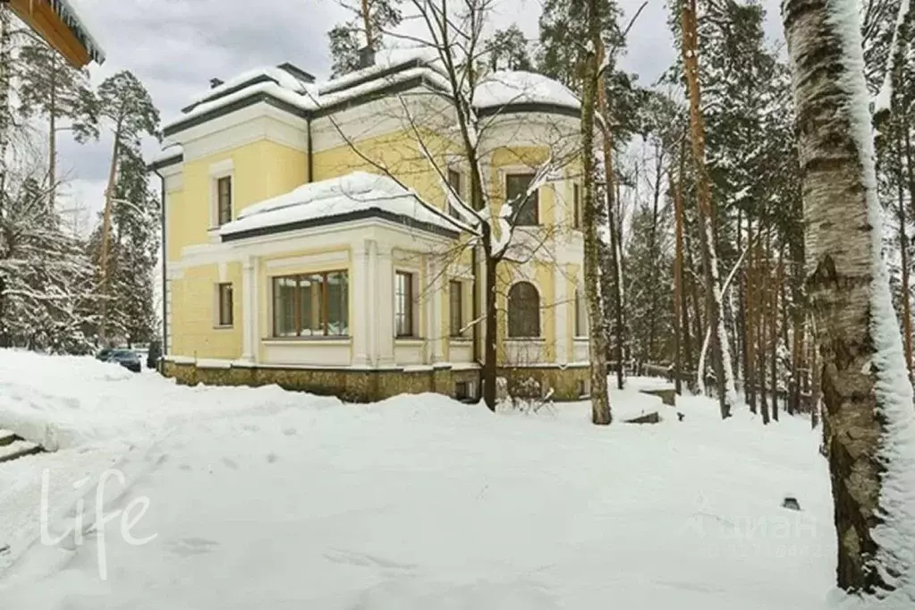 Коттедж в Московская область, Красногорск городской округ, с. ... - Фото 1