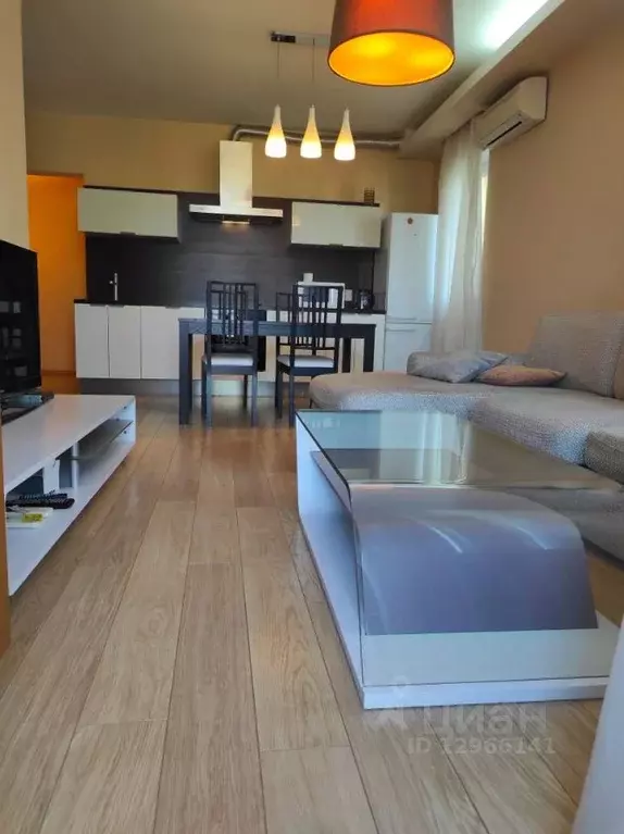 2-к кв. Краснодарский край, Сочи ул. Демократическая, 43 (65.0 м) - Фото 0
