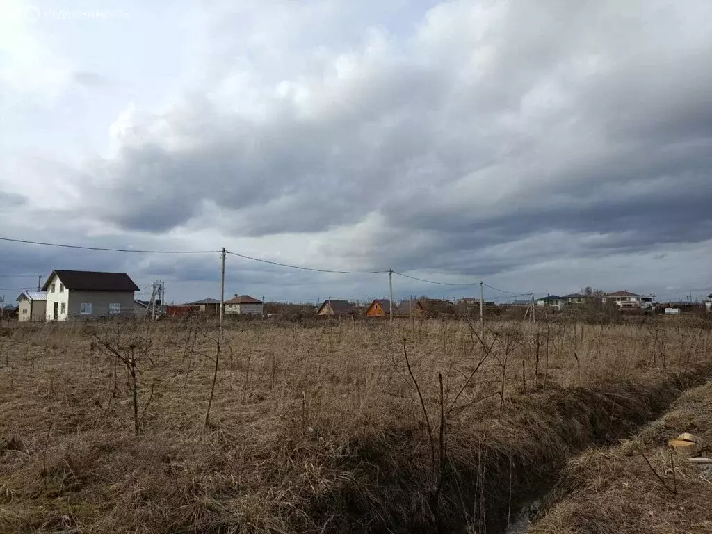Участок в деревня Аннолово, коттеджный посёлок Новое Аннолово (12 м) - Фото 0