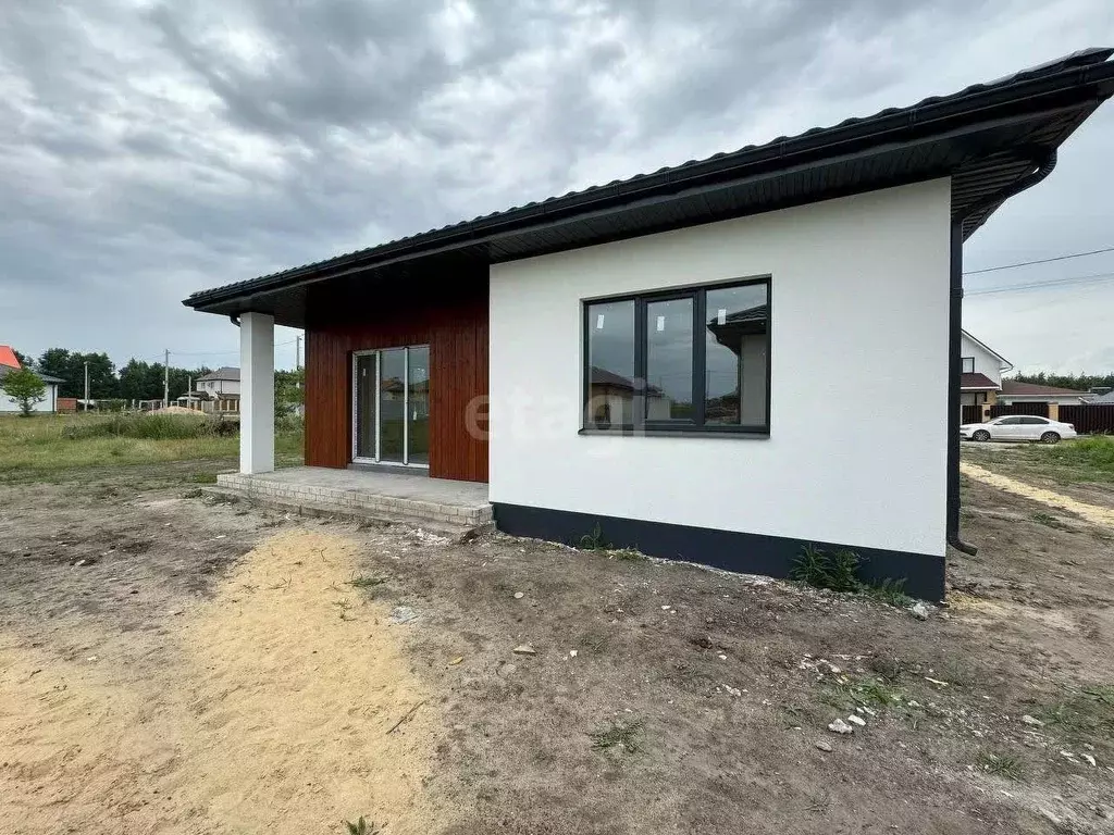 Дом в Воронежская область, Новоусманский район, Отрадненское с/пос, с. ... - Фото 1