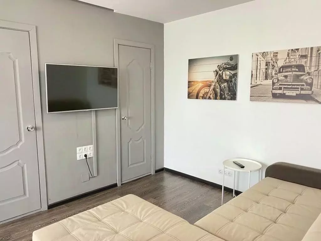 2-к кв. Удмуртия, Ижевск ул. Лихвинцева, 46 (45.0 м) - Фото 0