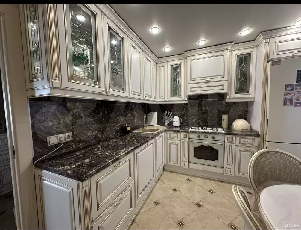 2-к. квартира, 60 м, 9/9 эт. - Фото 0