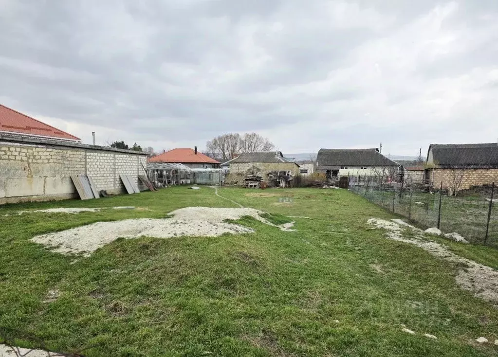 Участок в Крым, Симферопольский район, Чистенское с/пос, с. ... - Фото 1