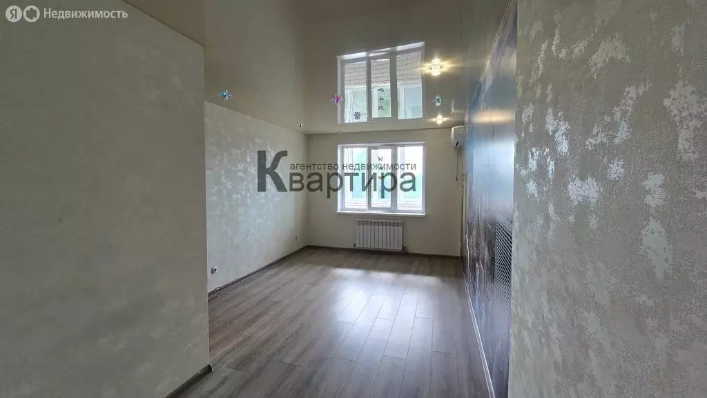 1-комнатная квартира: Смоленск, улица Черняховского, 13 (37 м) - Фото 1