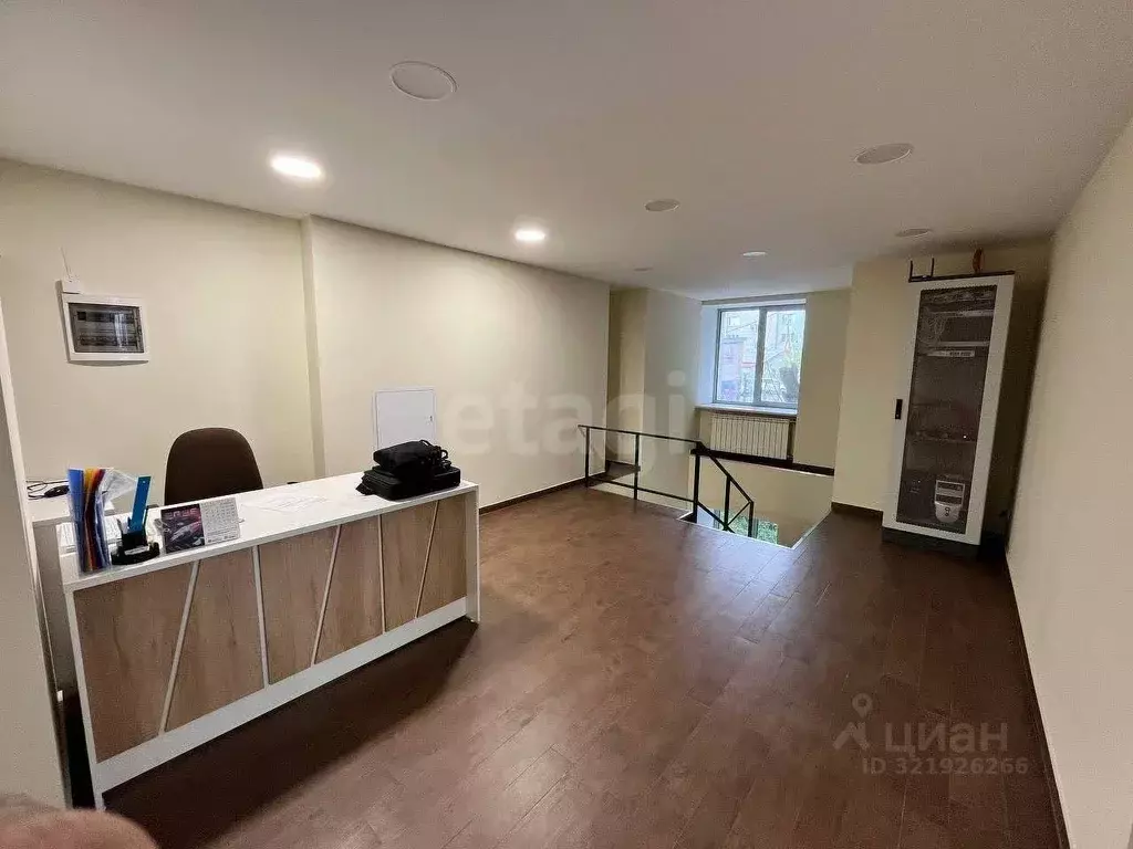 Офис в Челябинская область, Челябинск ул. Энгельса, 28 (311 м) - Фото 1