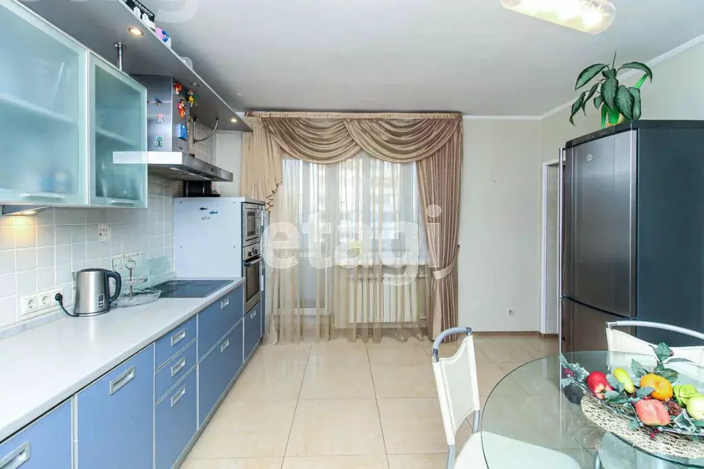 3-к кв. Тюменская область, Тюмень ул. Николая Федорова, 6 (108.6 м) - Фото 1