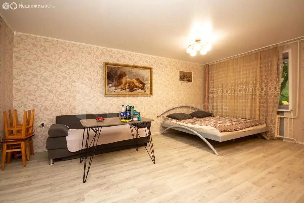 2-комнатная квартира: Тюмень, Харьковская улица, 8 (58.4 м) - Фото 1