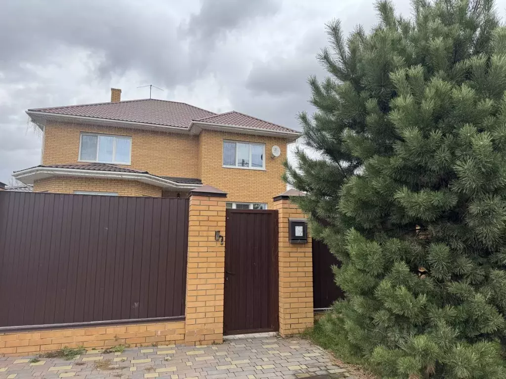 Дом в Хакасия, Абакан ул. Анны Ахматовой, 10 (351 м) - Фото 1