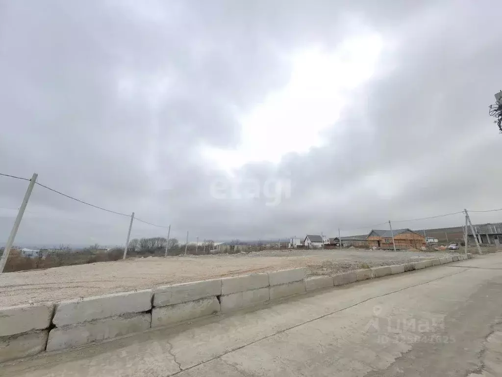 Участок в Краснодарский край, Новороссийск ул. Михаила Тихоновича ... - Фото 2