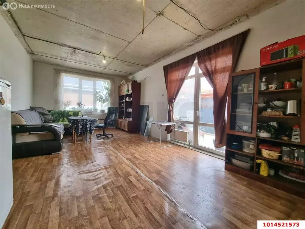 Дом в посёлок Российский, улица имени В.М. Комарова, 87 (152 м) - Фото 1