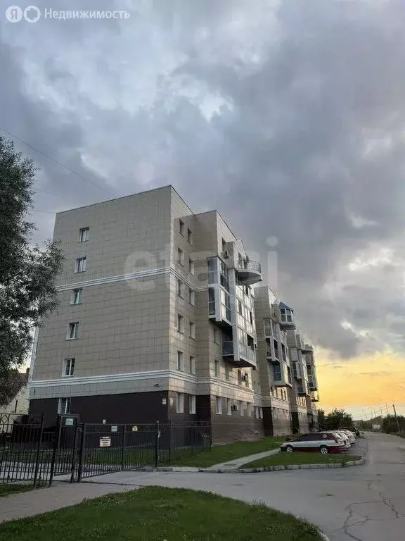 3-комнатная квартира: Новосибирск, улица Связистов, 154 (79 м) - Фото 1