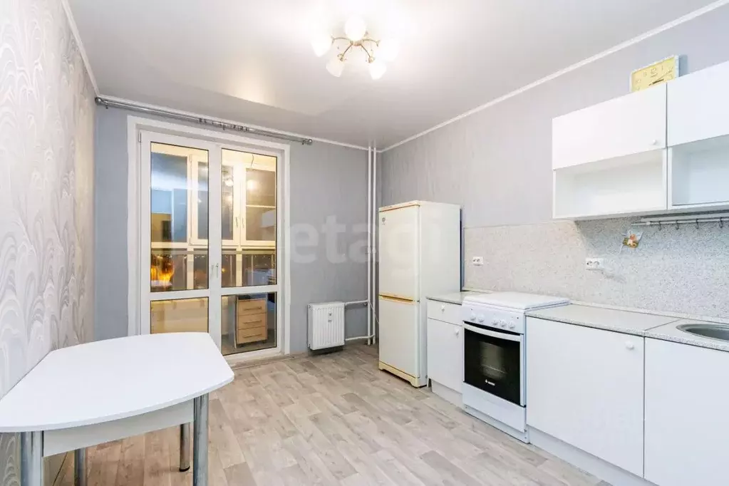 1-к кв. Тюменская область, Тюмень ул. Александра Протозанова, 10 (37.0 ... - Фото 1