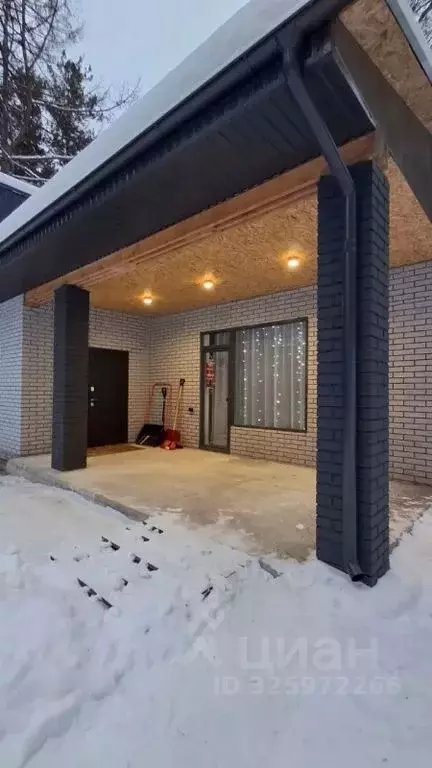 Дом в Башкортостан, Белорецкий район, Абзаковский сельсовет, с. ... - Фото 1