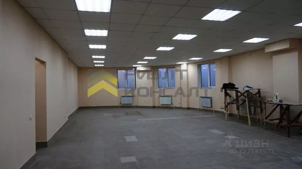 Помещение свободного назначения в Омская область, Омск ул. 10 лет ... - Фото 2