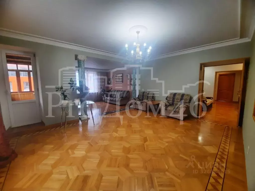 3-к кв. Курская область, Курск ул. Горького, 51 (136.0 м) - Фото 2