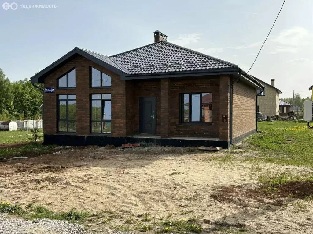 Дом в село Верхний Услон, Спортивная улица, 24 (100 м) - Фото 1