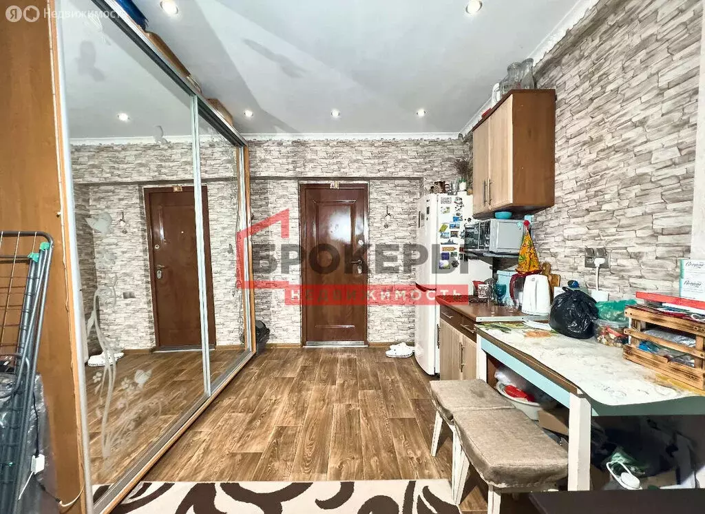 1к в 10-комнатной квартире (17.3 м) - Фото 1