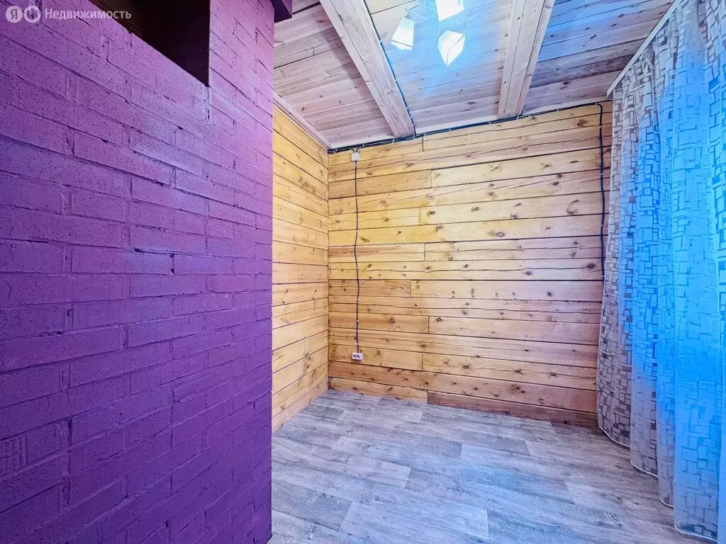 Дом в село Нижний Саянтуй, улица Ленина (92 м) - Фото 1