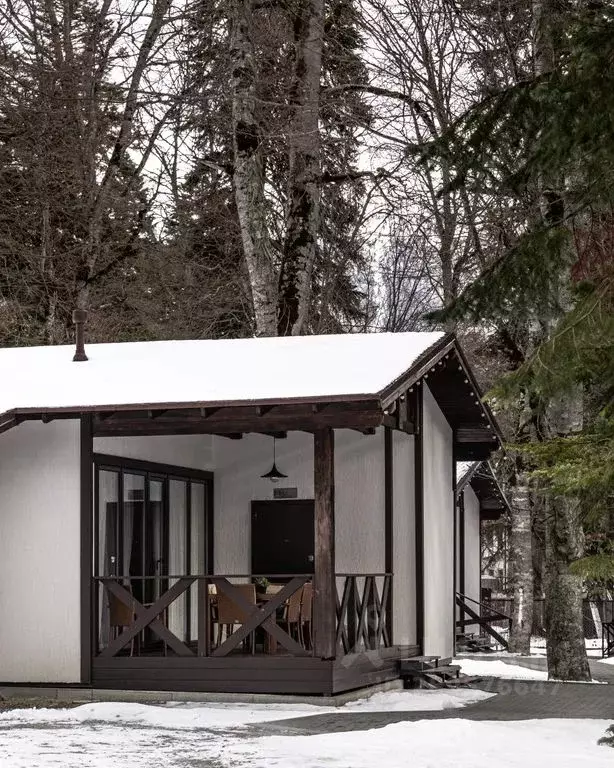 Дом в Карачаево-Черкесия, Зеленчукский район, с. Архыз ул. Банковская, ... - Фото 1
