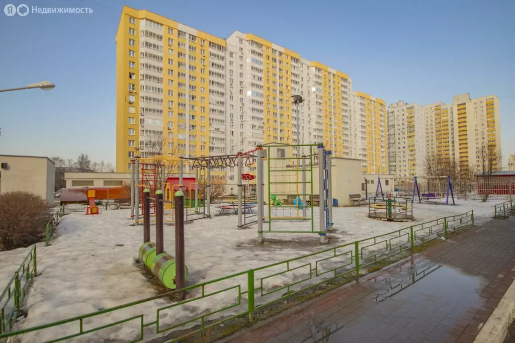 3-комнатная квартира: Екатеринбург, улица Сурикова, 53 (84.8 м) - Фото 2