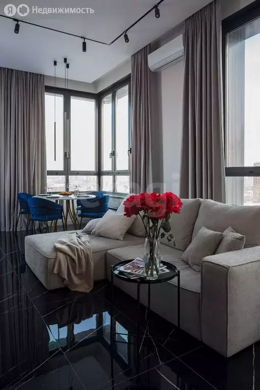 2-комнатная квартира: Тюмень, улица Усиевича, 16 (88.8 м) - Фото 1