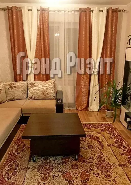 2-к. квартира, 55 м, 3/3 эт. - Фото 1