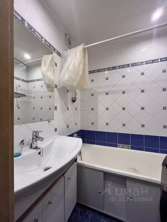 3-к кв. Санкт-Петербург просп. Ударников, 41К1 (79.2 м) - Фото 0