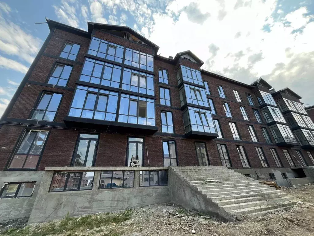 2-к кв. Кабардино-Балкария, Нальчик ул. Солнечная, 8к4 (60.8 м) - Фото 0