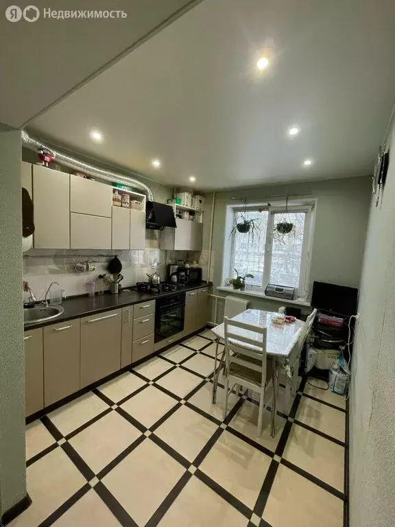 4-комнатная квартира: Вологда, улица Пугачёва, 87А (68.6 м) - Фото 1