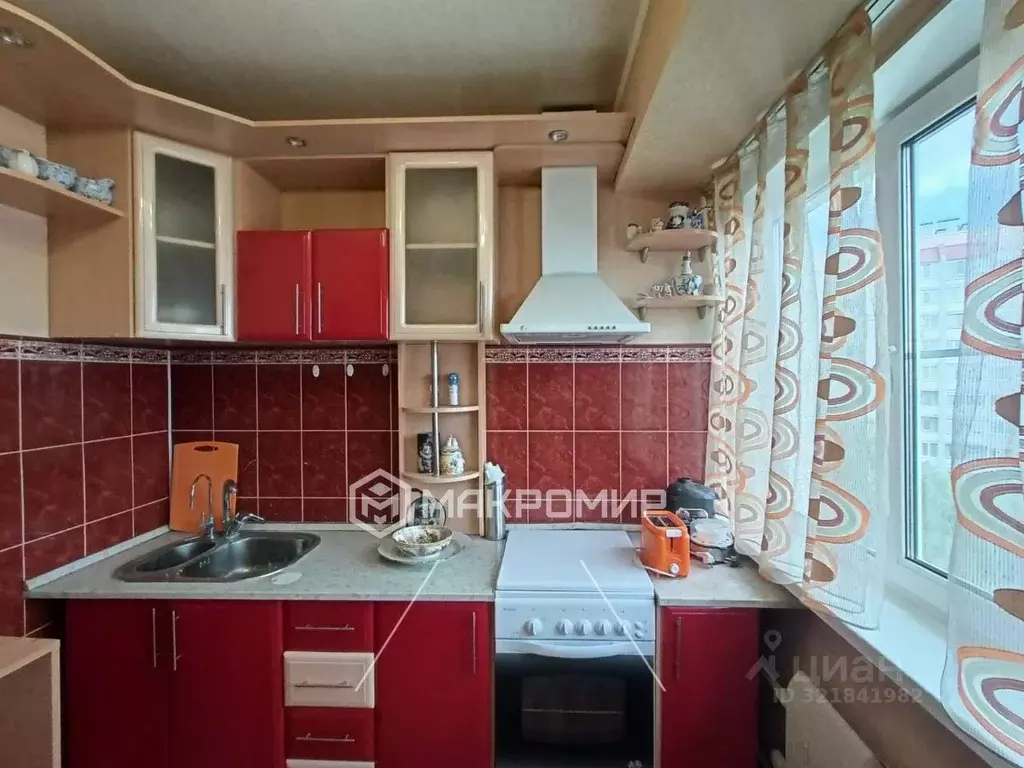 3-к кв. Орловская область, Орел пл. Поликарпова, 10 (71.0 м) - Фото 1