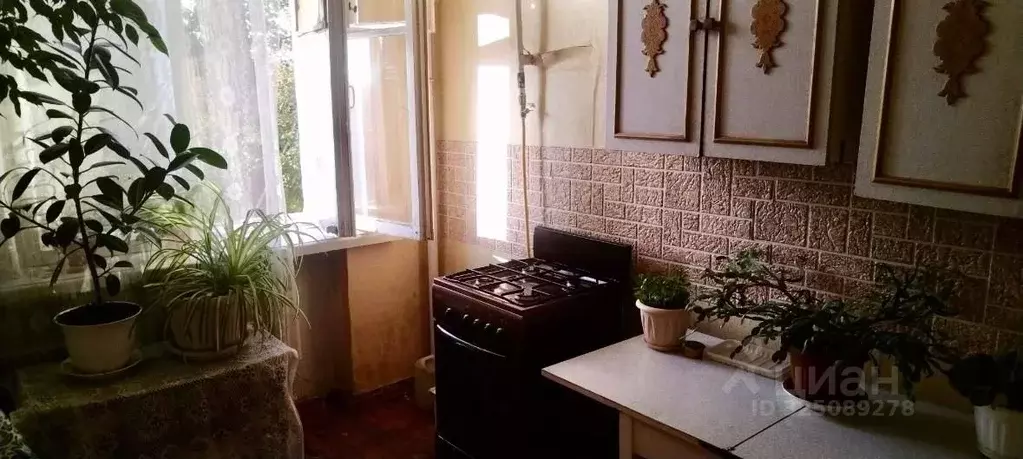 Комната Саратовская область, Саратов просп. Энтузиастов, 28 (16.0 м) - Фото 1