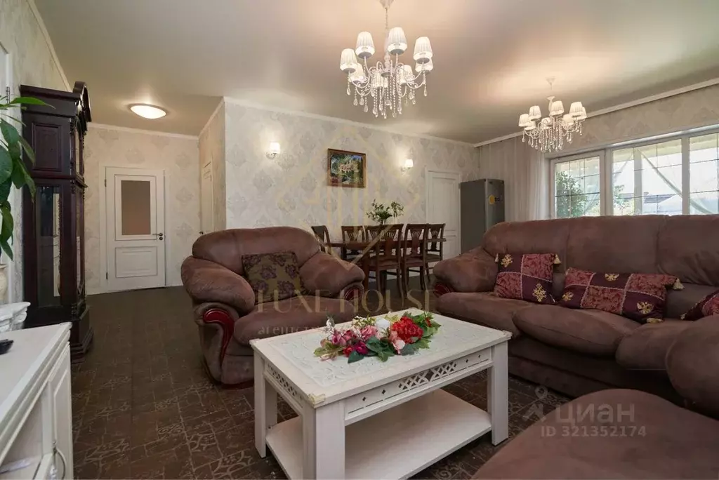 Дом в Иркутская область, Иркутск ул. Поликарпова, 4 (115 м) - Фото 1