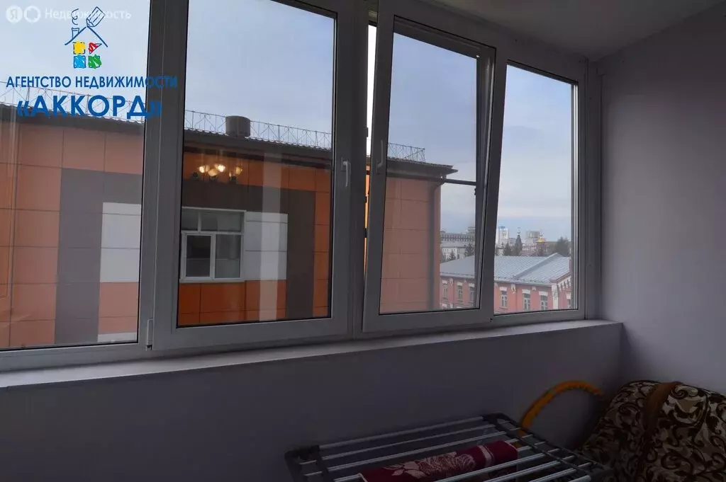 2-комнатная квартира: Барнаул, Партизанская улица, 61 (62 м) - Фото 0