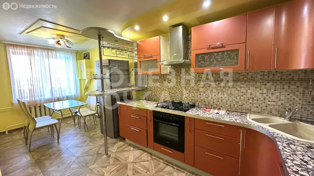 3-комнатная квартира: Боровичи, улица Софьи Перовской, 88 (75.9 м) - Фото 1