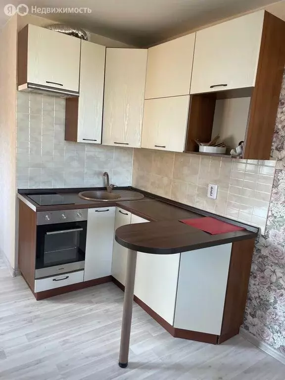 Квартира-студия: Екатеринбург, улица Патриотов, 6к3 (23 м) - Фото 0