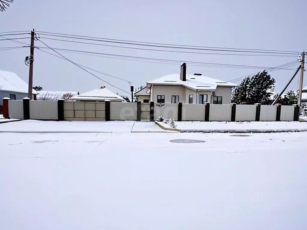 Дом в Белгородская область, Старооскольский городской округ, с. ... - Фото 1