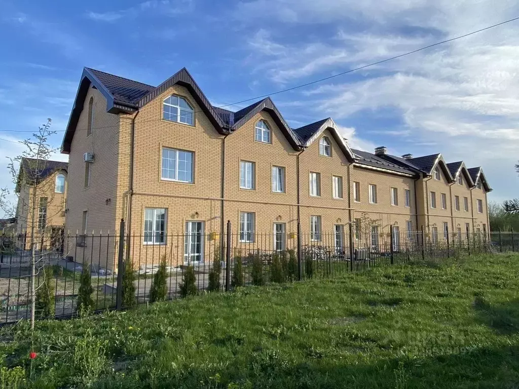 Таунхаус в Ленинградская область, Ломоносовский район, д. Низино ул. ... - Фото 1