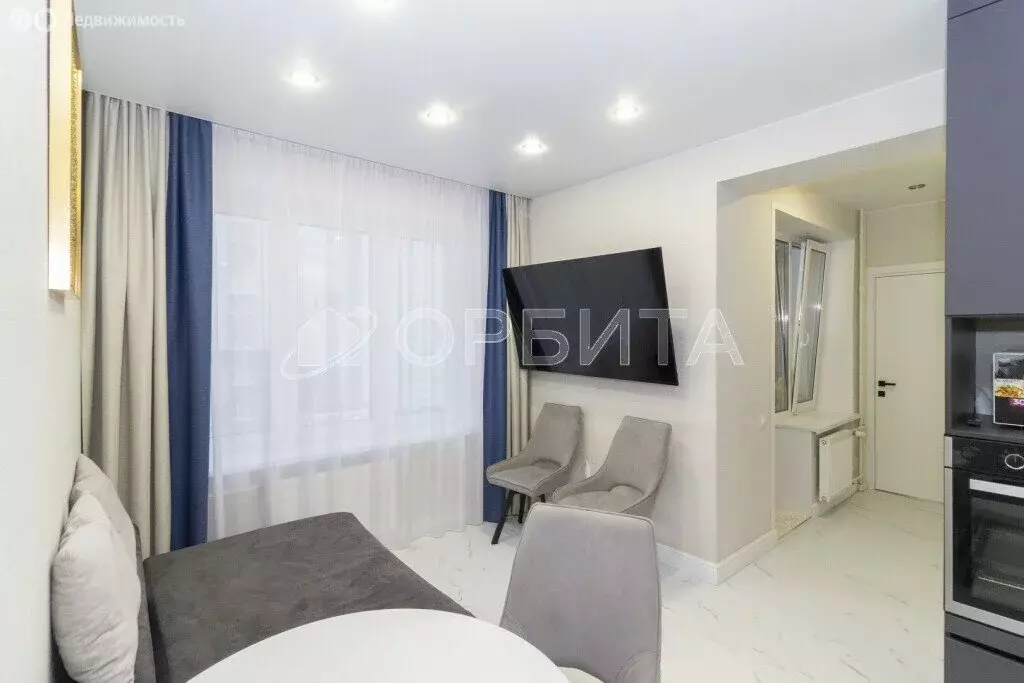 2-комнатная квартира: Тюмень, улица Василия Подшибякина, 9к1 (50 м) - Фото 1
